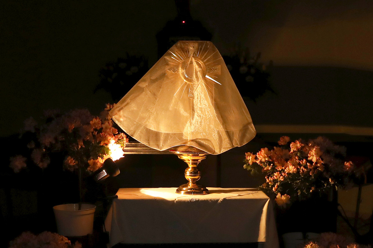 <a href="https://trojca.eu">Święte Triduum Paschalne</a>